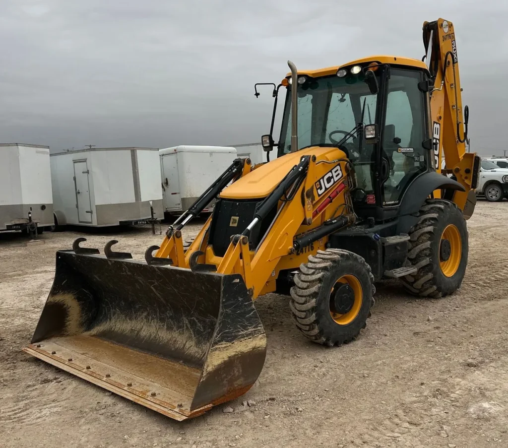 2022 JCB 3CX 15HFCE backhoe