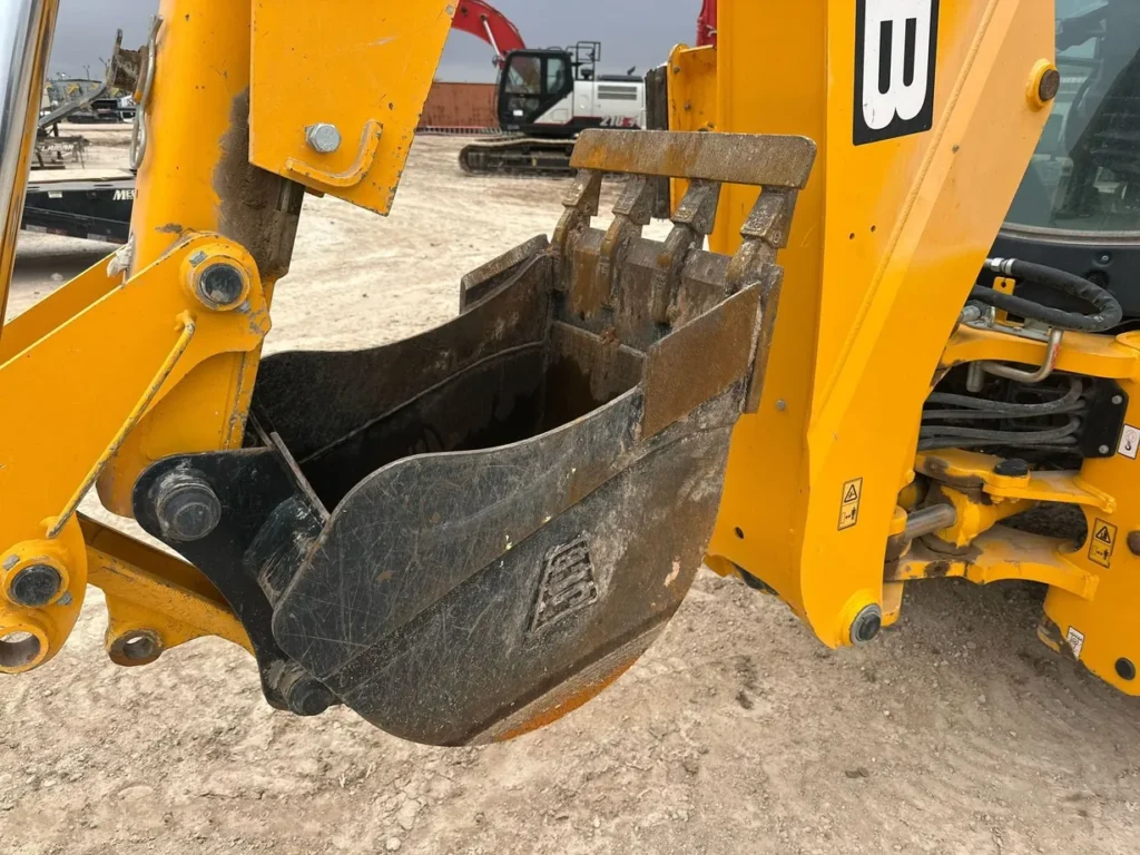 2022 JCB 3CX 15HFCE backhoe