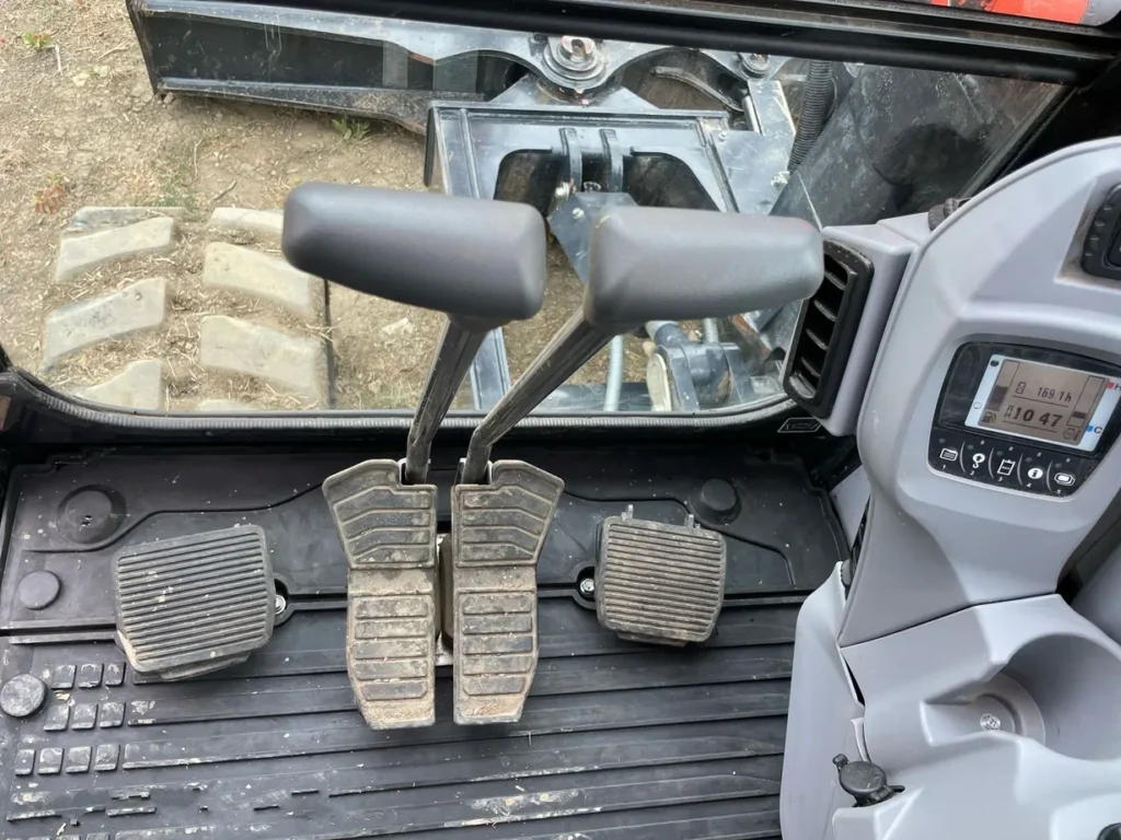 2022 Kubota KX080-4S2 mini excavator