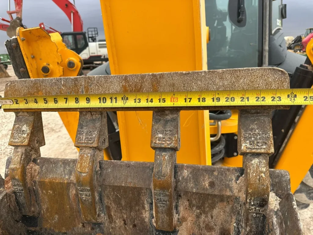 2022 JCB 3CX 15HFCE backhoe
