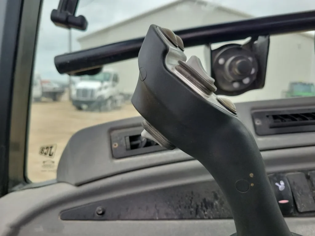 2022 JCB 407 wheel loader