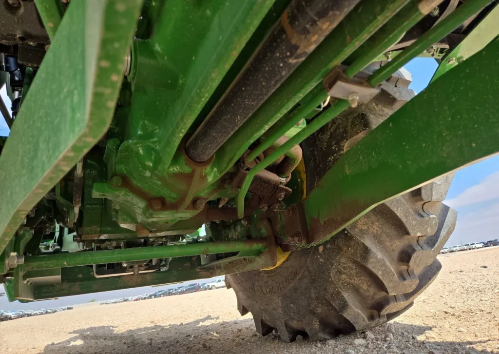 2023 John Deere 4066M tractor