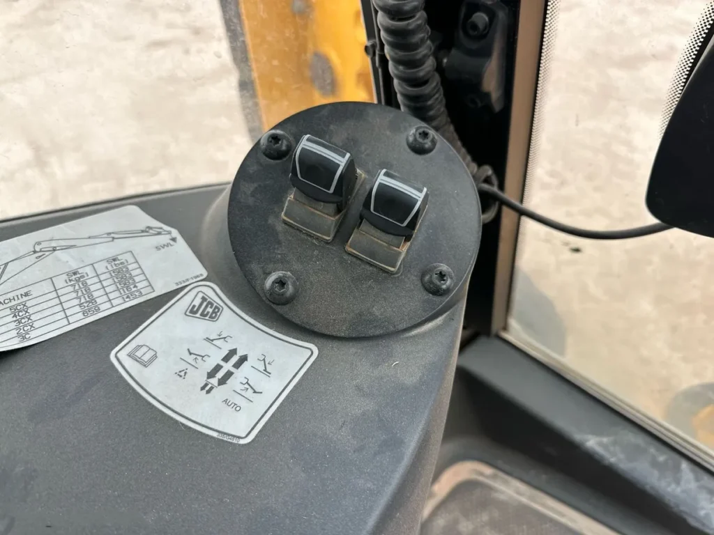 2022 JCB 3CX 15HFCE backhoe