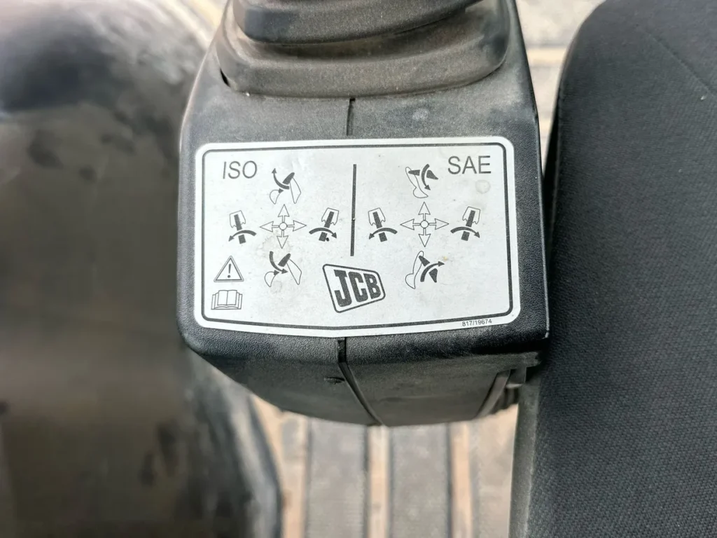 2022 JCB 3CX 15HFCE backhoe