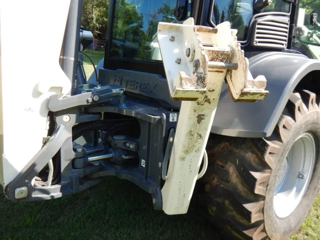 2015 Terex TLB840R backhoe