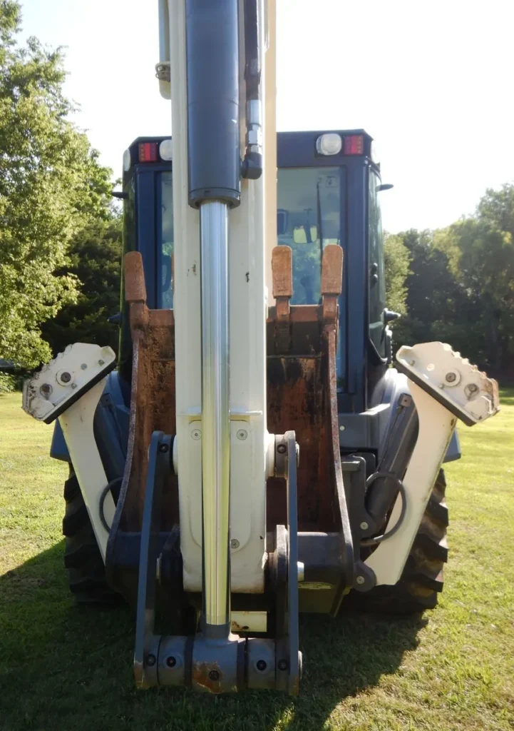 2015 Terex TLB840R backhoe