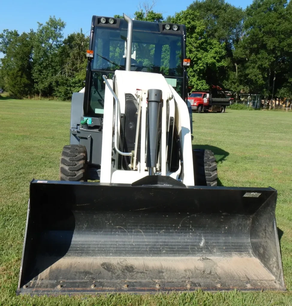 2015 Terex TLB840R backhoe