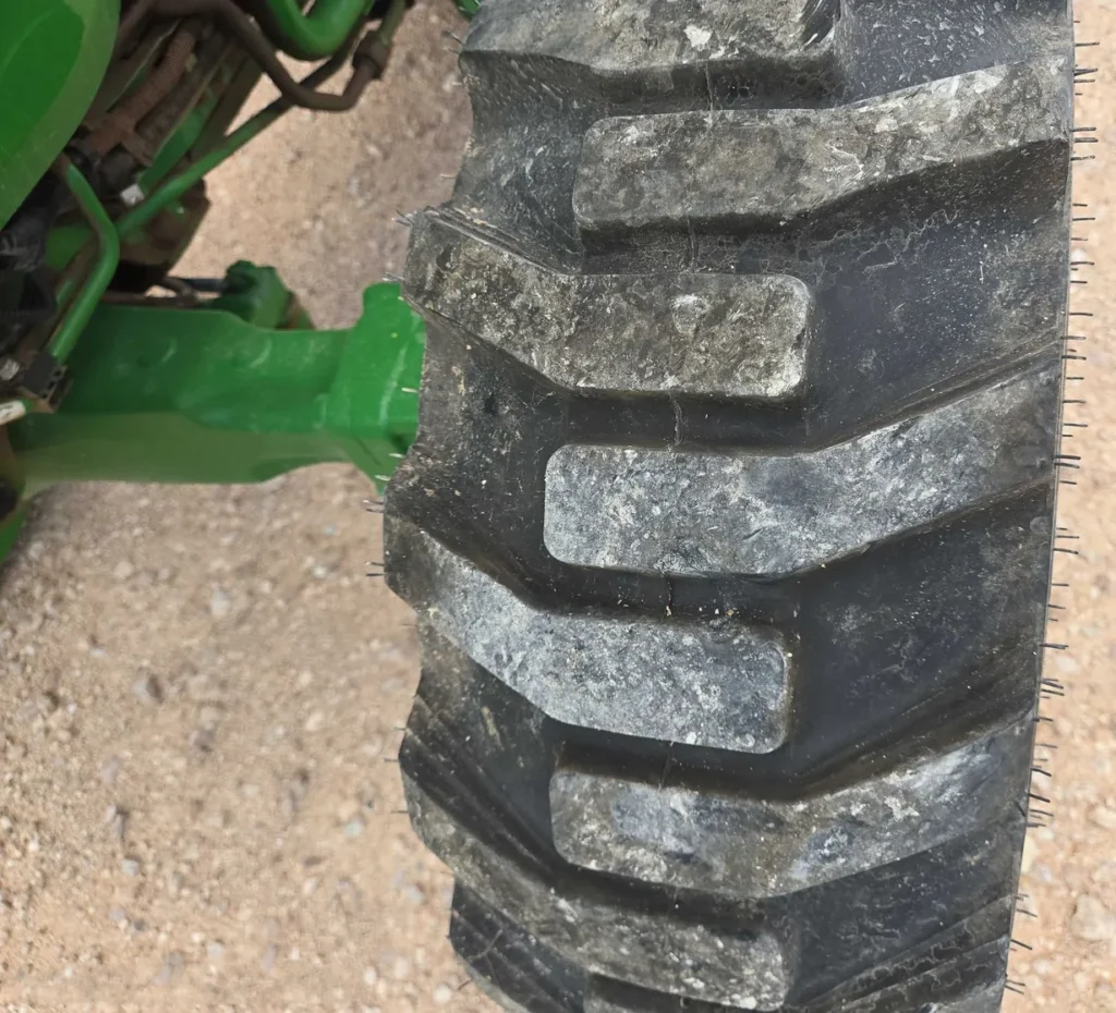 2023 John Deere 4066M tractor