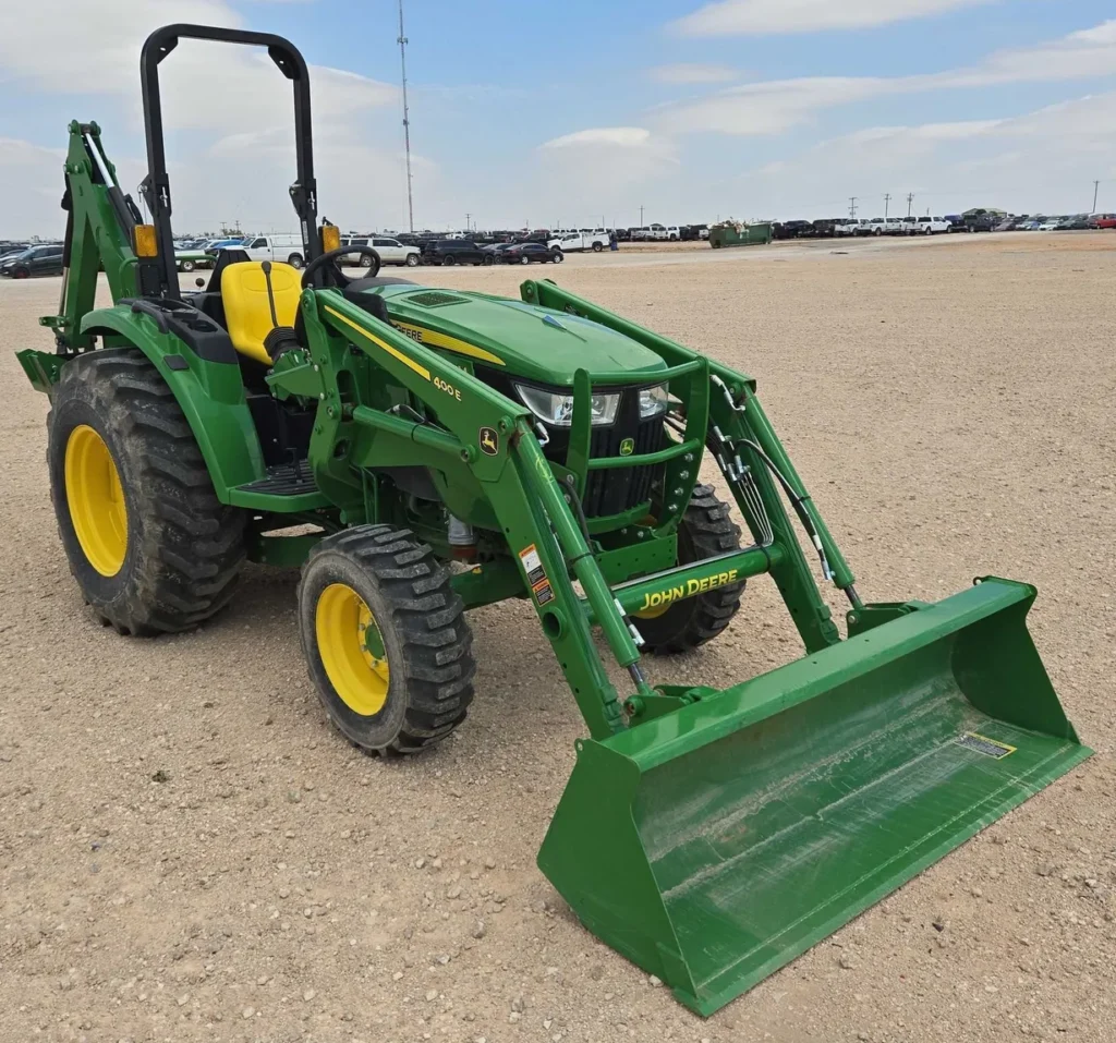 2023 John Deere 4066M tractor